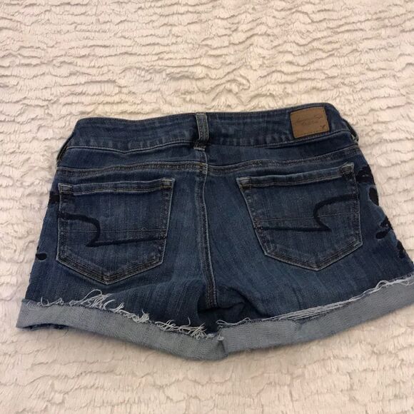 Cute embroidered American Eagle shorts - Picture 5 of 7